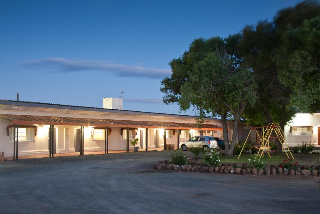 Wagon Wheel Country Lodge Beaufort West Kültér fotó